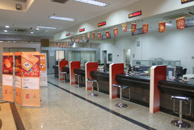 银行网点向智能化转型 零售竞争白热化_理财频