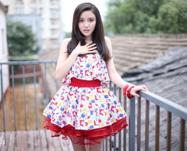 养眼:盘点那些年轻貌美的女总裁(图)_理财频道